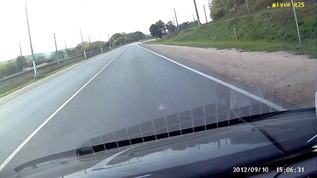 Пересечение сплошной линии разметки. Серебрянка. смотреть онлайн