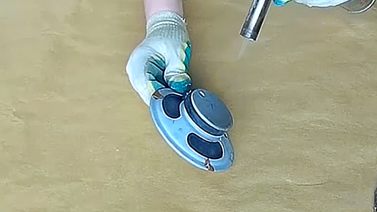 Как достать Магнит из динамика не сломав его