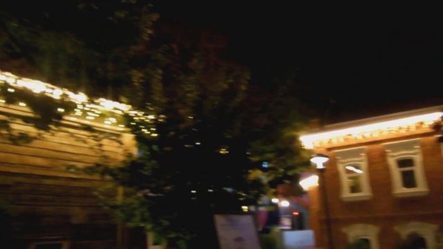 арт квадрат осенью. исторический центр города уфа. старые дома украсили так. россия enter Ufa 2022 смотреть онлайн