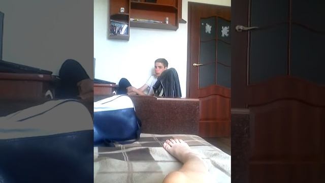 Ударился бородой об коленку смотреть онлайн