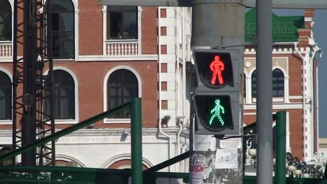 Сумасшедший светофор в городе Йошкар-Ола смотреть онлайн