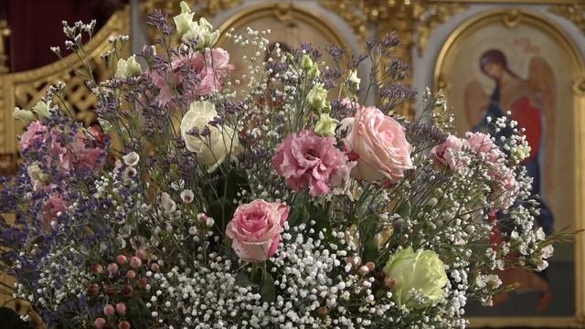 Пластиковые или живые цветы в память об усопших. Призыв проявить экосознание смотреть онлайн