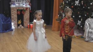 включите пожалуйста снег Аллочка и Владимир