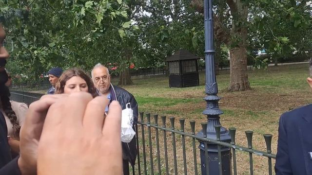 Speakers Corner - Ex Muslim Chris Questions a Muslim on his Beliefs - Jesus Is Teachings Is Better смотреть онлайн