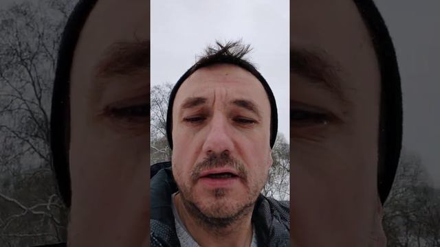 Почему люди любят быть в толпе смотреть онлайн