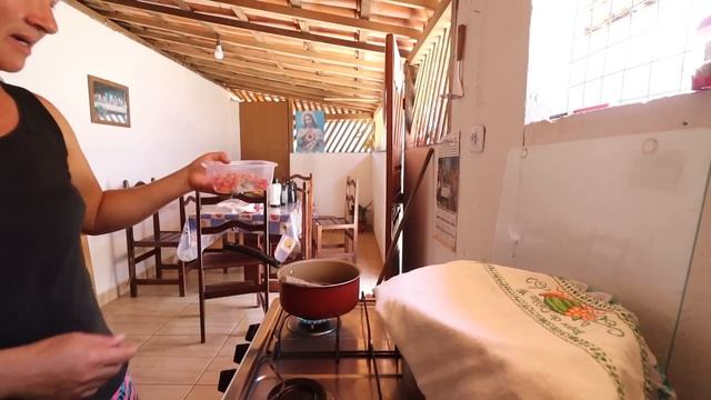 DIA A DIA NO SITIO, FAZENDO FAXINA E FAZENDO O ALMOÇO смотреть онлайн