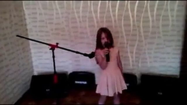 поет на много лучше оригинала смотреть онлайн