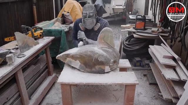 Вырезание лебедя из дерева и эпоксидной смолы. смотреть онлайн