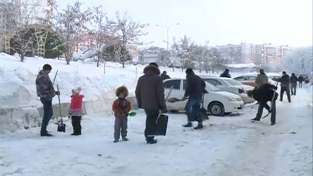 Как горожане убирали снег смотреть онлайн