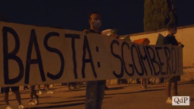 'Basta immigrazione, fermiamo l’invasione': lo sgombero della caserma Serena смотреть онлайн