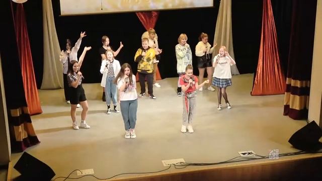 До-ми-дэнс - Танцуй со мной - НАМ 55 ЛЕТ! ЮБИЛЕЙ САДИКА "ДЮЙМОВОЧКА" (ТЮЗ 2022_01_21) смотреть онлайн