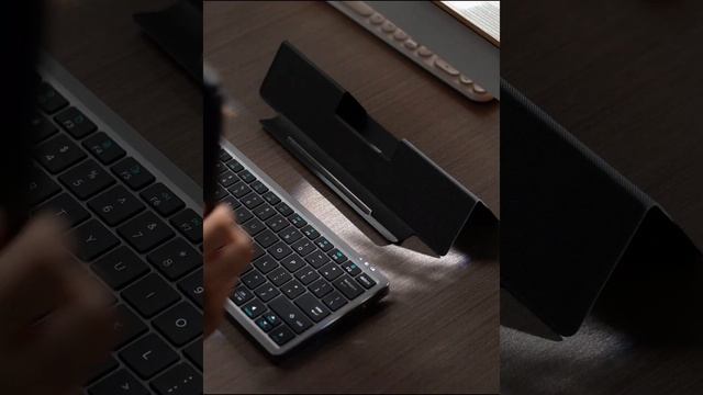 Universal Bluetooth Keyboard with Cover and Stand смотреть онлайн