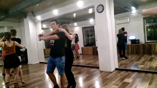 Форро. Связка на гибкость в танце. Школа танца Forro4ru средний уровень. смотреть онлайн