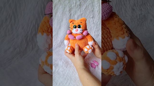 Вы ещё можете успеть бесплатно связать такого Котика вместе со мной! В комментариях ссылки. смотреть онлайн