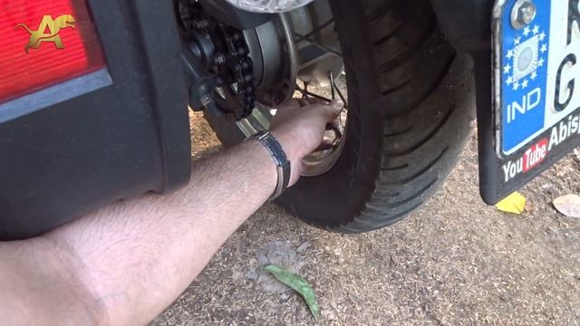 Cranking a motorcycle with Dead Battery no kick start ( Avenger 220 ) смотреть онлайн