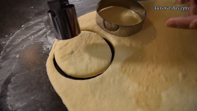 RECEPT KAKO NAPRAVITI PRAVE PEKARSKE KROFNE - PAHULJASTE , RECEPT KOJI SVIMA USPE - Donuts Recipe смотреть онлайн