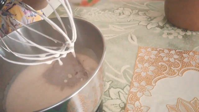 Шоколадный? бисквит в мультиварке смотреть онлайн