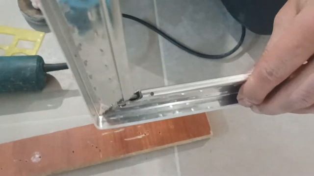 Потолок Армстронг, установка своими руками. Первый опыт с установкой вертикальной перегородки. смотреть онлайн