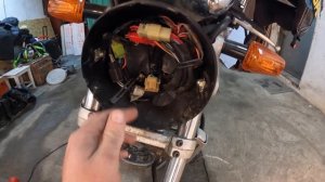 Установка светодиодной LED лампы в фару мотоцикла #7