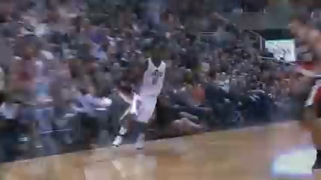 Jeremy Evans brutal one hand dunk over Gerald Wallace and one Preseason смотреть онлайн