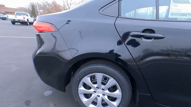 2023 Corolla LE Base Exterior Review by Toyota смотреть онлайн