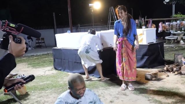 พาเพื่อนๆเข้า ลัทธิ “เอสบิดา” 24ชั่วโมง!! (SPD) смотреть онлайн