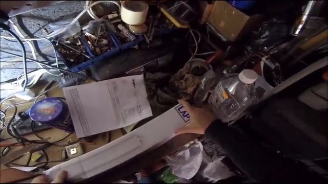 Replacing a Fluorescent light with a LAP LED unit from ScrewFix смотреть онлайн