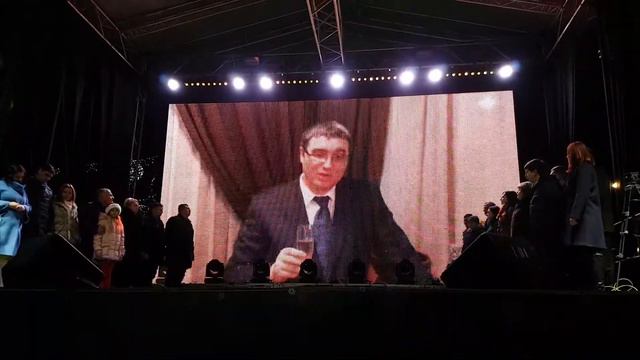 Ренато Усатый с Новогодними поздравлениями к бельчнам. смотреть онлайн