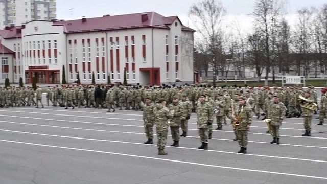 первый день квалификационных испытаний на право ношения Крапового берета (весна 2022) смотреть онлайн