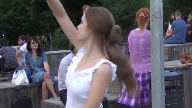 Танцуем в парке. Венгерский бальный. www.rpu-dance.ru смотреть онлайн