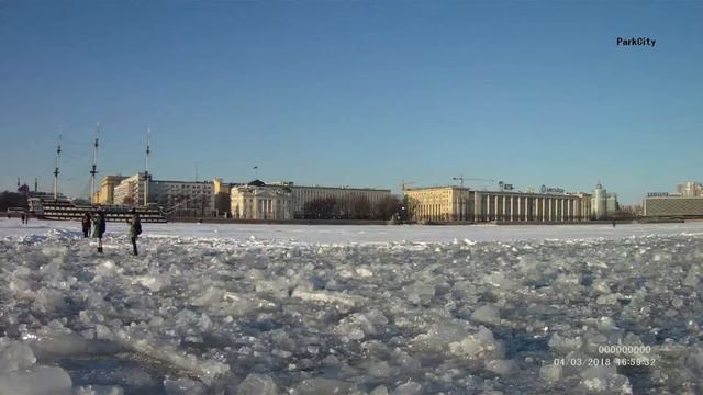 Люди ходят по льду) смотреть онлайн