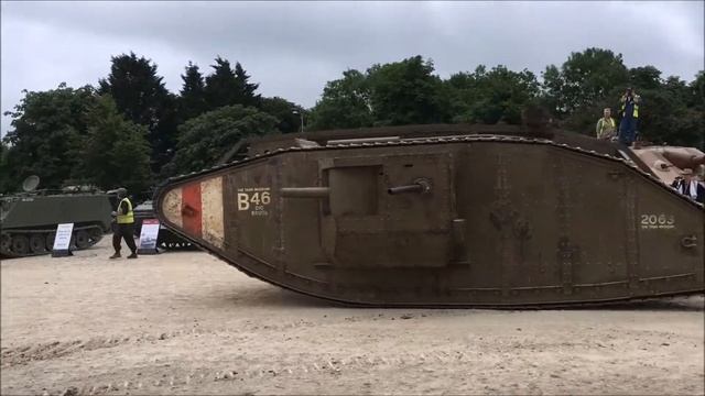 Tankfest 2017: Speedy Historic Tank Action смотреть онлайн