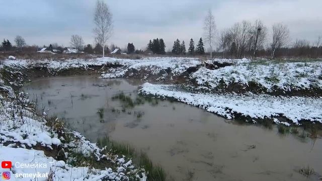 Почищенный пруд на даче наполняется. Пруд на даче для рыбы и раков! Хронология в конце видео. УРА смотреть онлайн