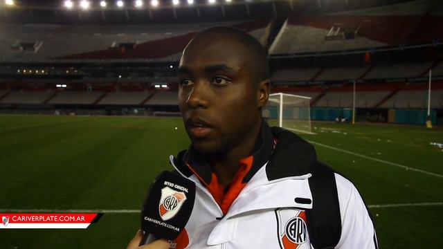 Eder Álvarez Balanta: "Tratamos de dar lo mejor durante los 90 minutos" смотреть онлайн