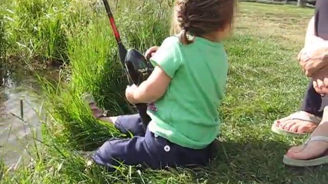 Faye Fishing смотреть онлайн