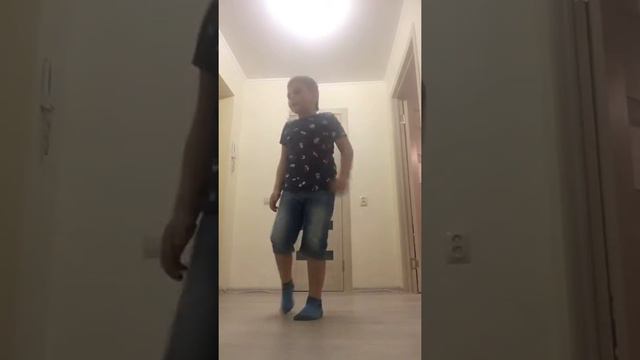 Потому что я Бэтмен) Танцы . Завтра день рождения !!! смотреть онлайн