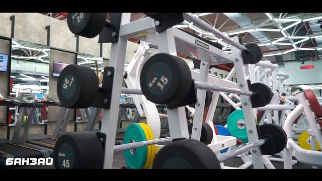 Kevin Levrone в тренажерном зале "БАНЗАЙ" г.Алматы_3 смотреть онлайн