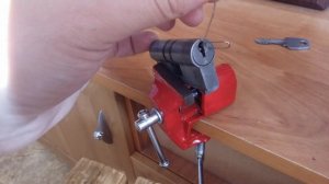 [ 38 ] УНИКАЛЬНЫЙ СЛУЧАЙ КАК Я ОТКРЫЛ ЗАМОК СКРЕПКОЙ? КАК СДЕЛАТЬ ОТМЫЧКУ ДЛЯ ЗАМКОВ ИЗ СКРЕПКИ?