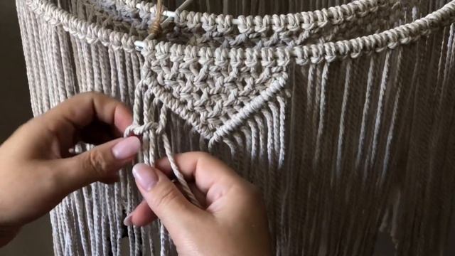DIY | МАСТЕР КЛАСС ПО ПЛЕТЕНИЮ АБАЖУРА В ТЕХНИКЕ МАКРАМЕ | АБАЖУР МАКРАМЕ В СТИЛЕ БОХО смотреть онлайн