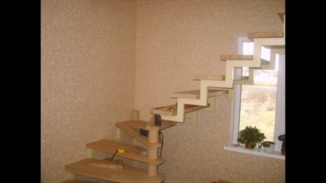 Поворотная лестница на металлическом каркасе. смотреть онлайн