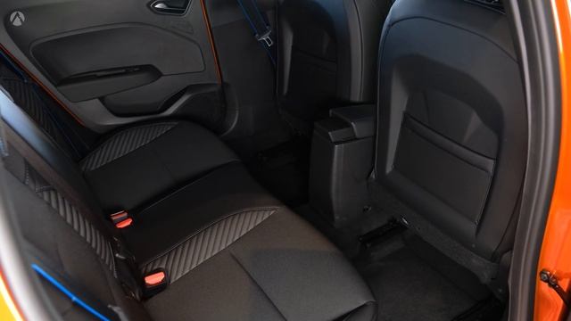 2024 Renault Clio E-Tech - INTERIOR смотреть онлайн