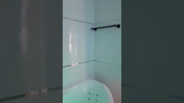 Ремонт ванной в новостройке. Мозайка из стекла. смотреть онлайн