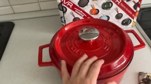 Распаковка, обзор и первое применение чугунной кастрюли Lava