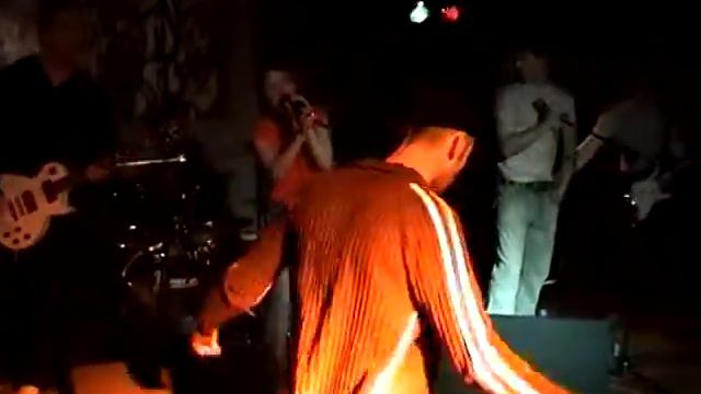 R-code .Врачи (cover).vob смотреть онлайн