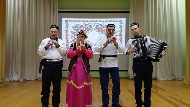 Ансамбль кураистов исполняет попурри на татарские народные мелодии смотреть онлайн
