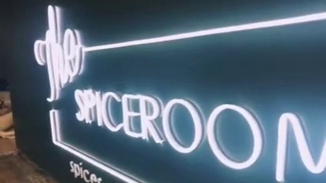 Вывеска из гибкого неона и инкрустацией на композитной подложке смотреть онлайн