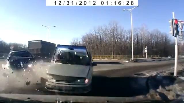 Застряла в проеме лобового стекла смотреть онлайн