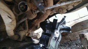 Замена передней балки на тойота виш.