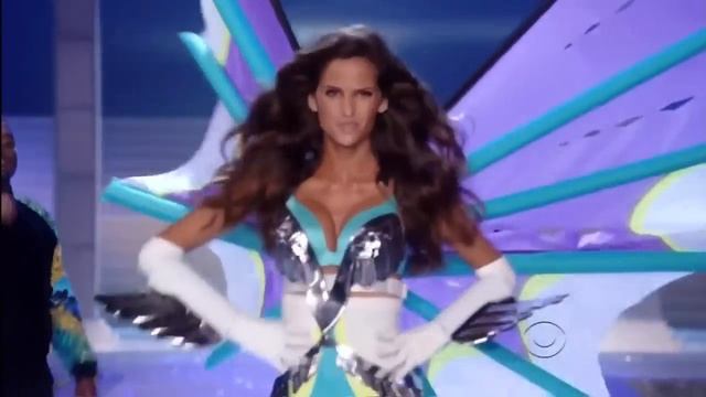 Kanye West - Stronger (victoria secret fashion show) смотреть онлайн