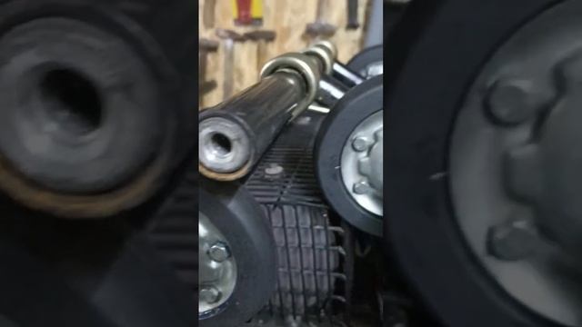 мужик#техника#мотобуксировщик#мотособака#замена резинок на катках#буран смотреть онлайн